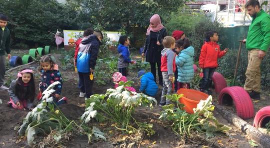 Wie eine Schatzsuche– Wenn aus Kitakindern Gartenzwerge werden